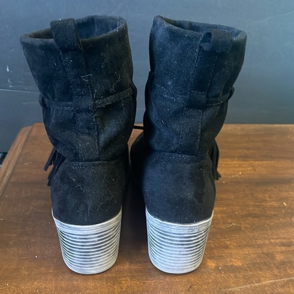 Billabong women’s sz 7.5 black Vegan suede pull on boots with fringe - Picture 3 of 8